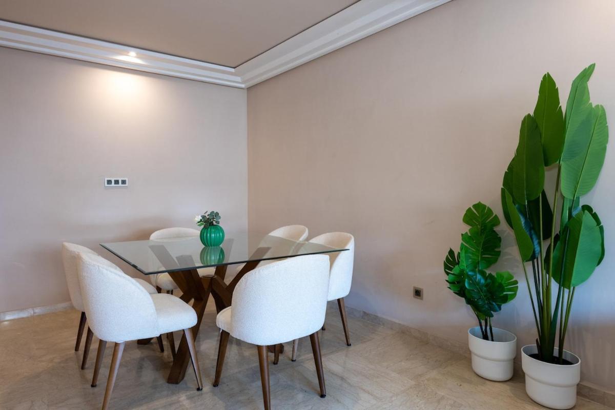 Spacious & 3 Bedrooms-casablanca Center *