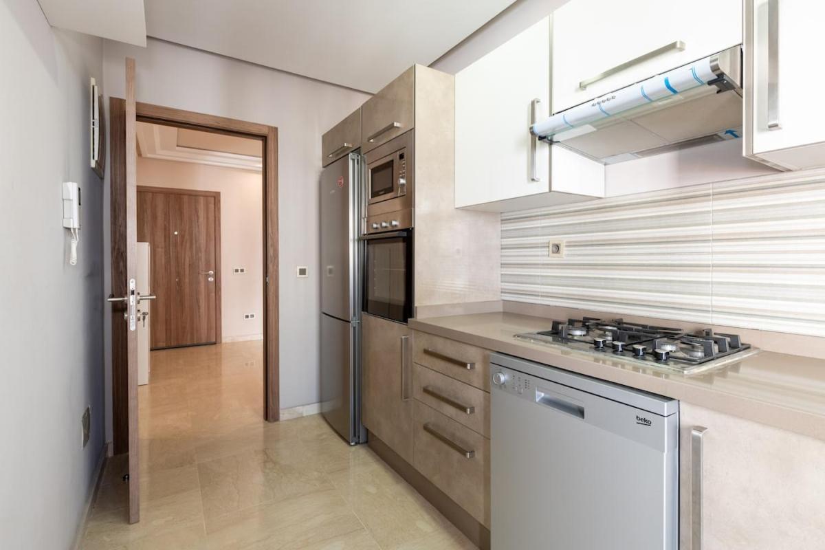 Spacious & 3 Bedrooms-casablanca Center